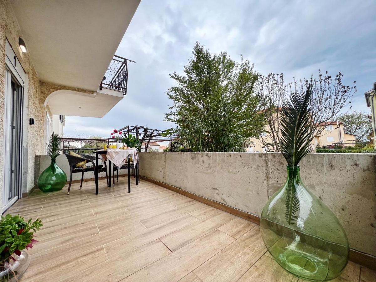 Apartments Valerian Novigrad Istria Exterior foto